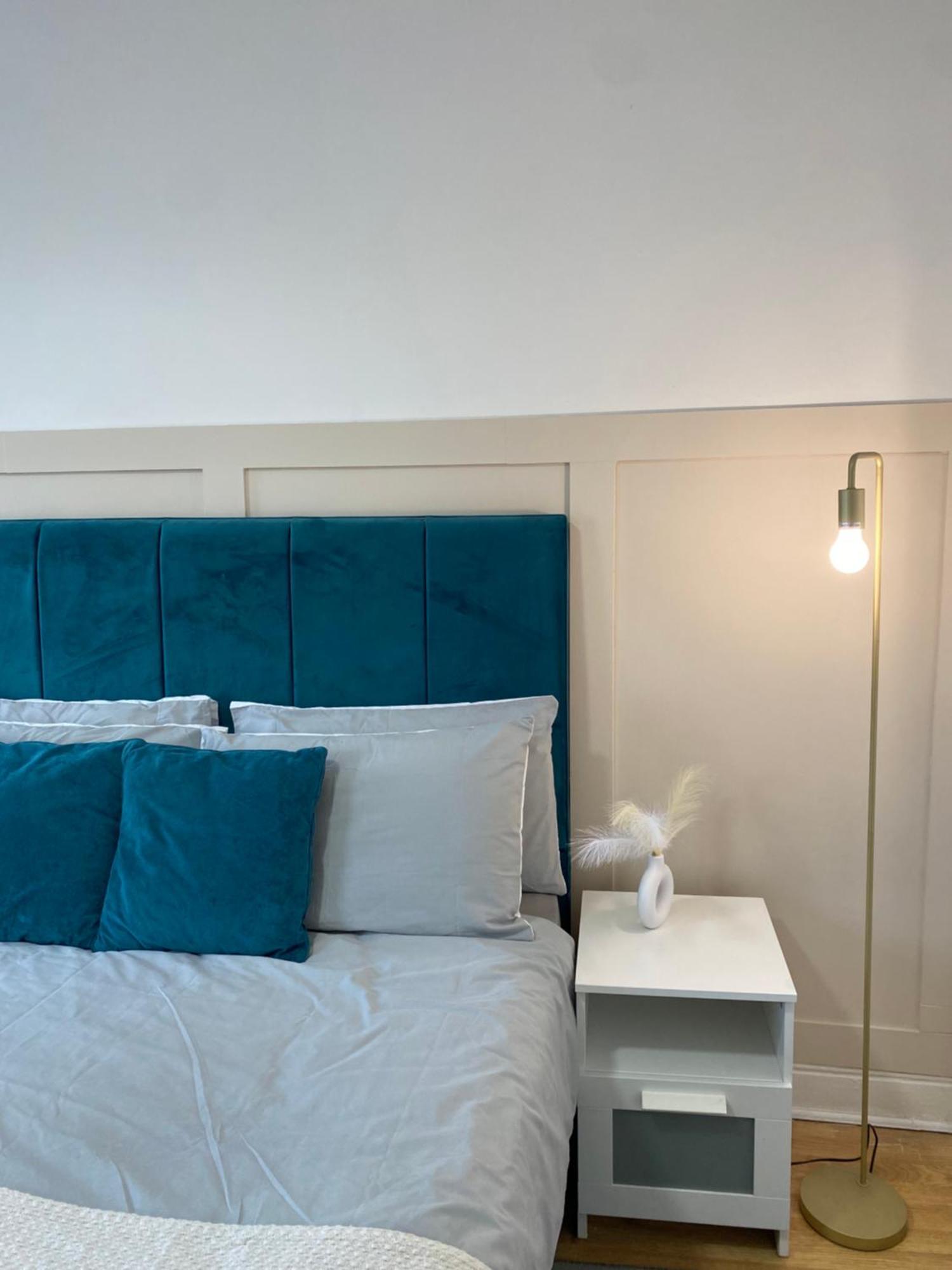 Modern Townhouse-free Parking-games Room-fast W-ifi Holiday home